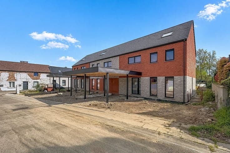 3 SUPERBES MAISONS EN GROS OEUVRE FERME