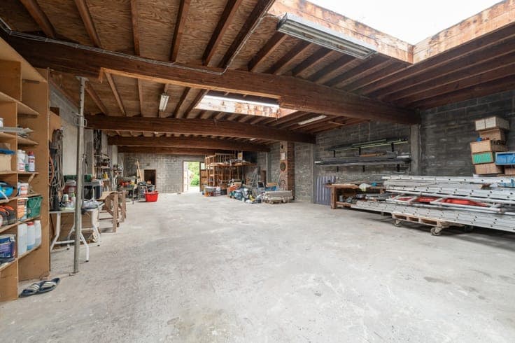 4-Bed Home, 172 m² Warehouse and Garden in Haaltert