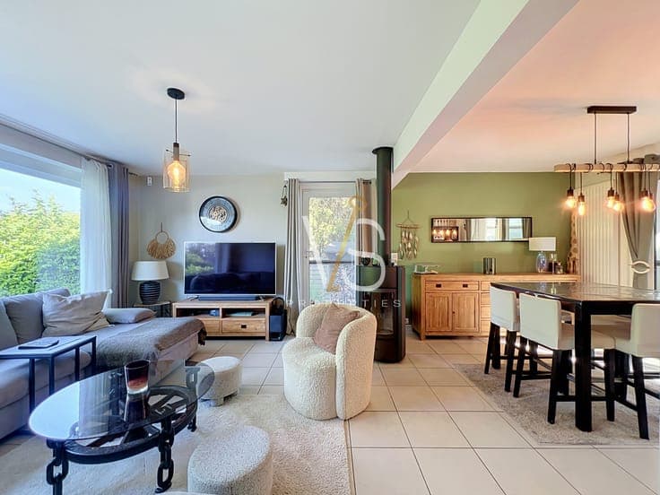 BEAUTIFUL 4-BEDROOM VILLA WITH GARDEN, VERANDA, AND GARAGE!