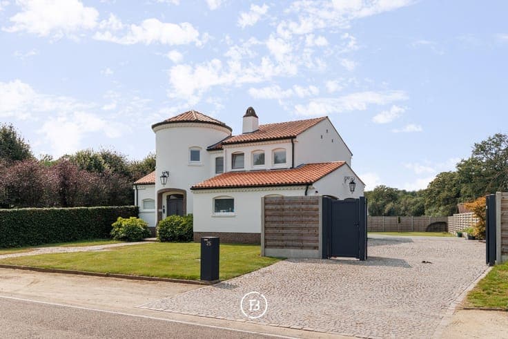 Refined Villa