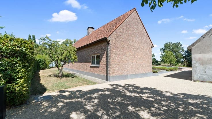 OPWIJK - Hoeve met prachtig vergezicht en schuur op 79a