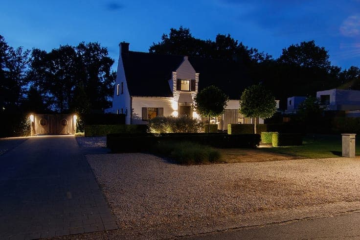Landelijk ingerichte villa met een straatbreedte van 38m ...