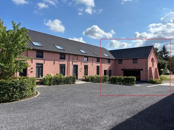 Braine-l'Alleud: Stunning 4-Bedroom, 3-Bathroom House