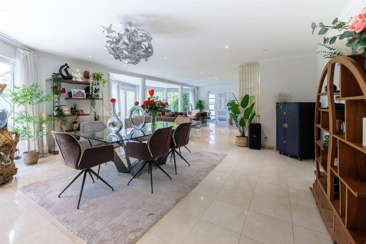 WATERLOO - ST JOHN'S, magnifique villa familiale