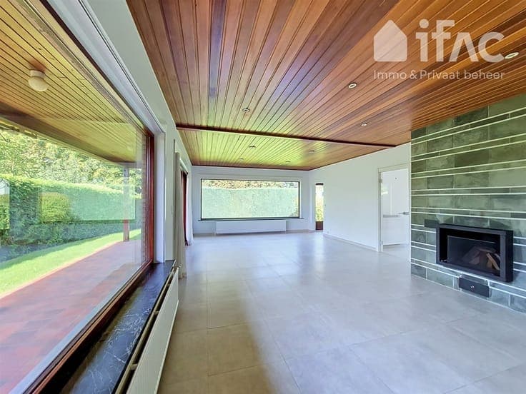 Villa in perfect condition, next to park and British School
