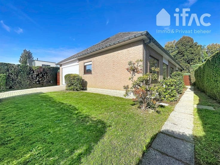 Villa in perfect condition, next to park and British School