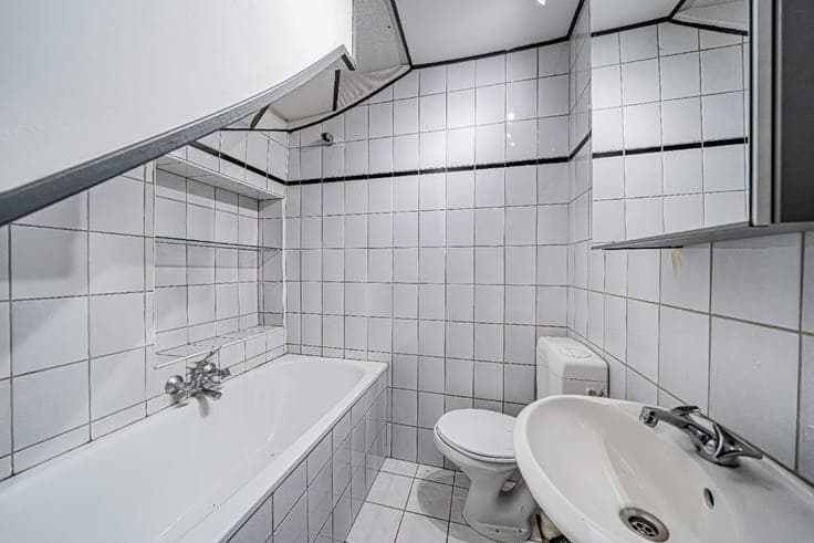 Three-sided house with 3 bedrooms – Nadrin