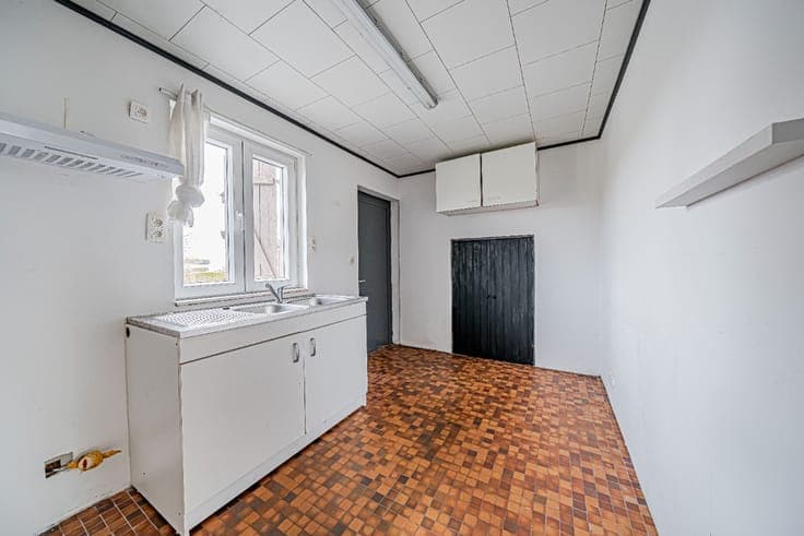 Three-sided house with 3 bedrooms – Nadrin