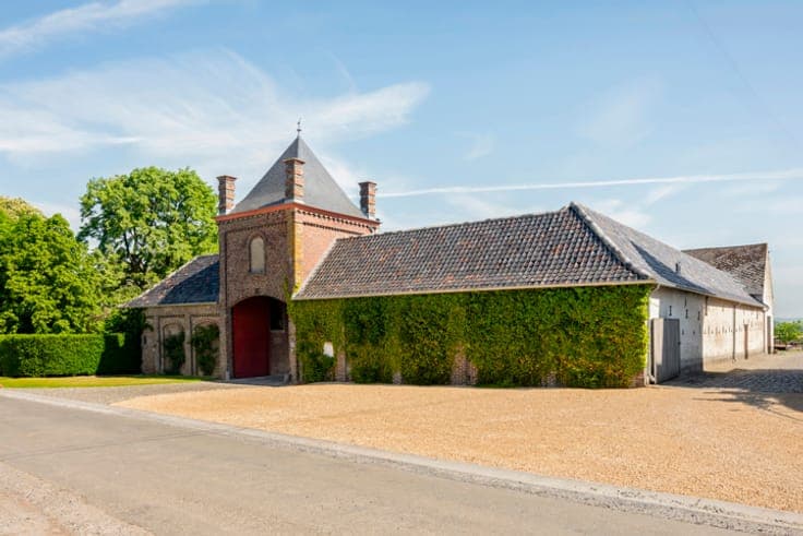 Beautiful exclusive square farmhouse