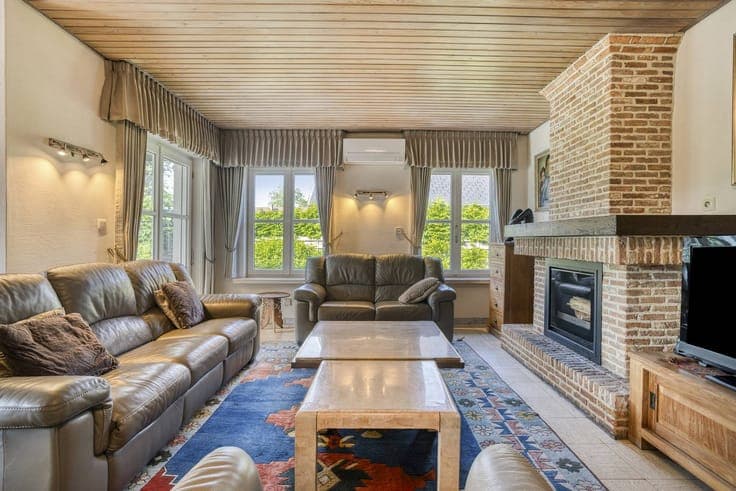 Charming, quietly located open building on 2,100 m² in Aalte