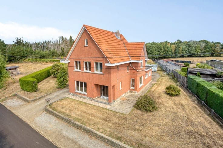 Renovatiewoning in oase van rust op perceel van 4495 m²