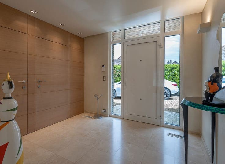 Exclusive villa with indoor pool in Dilbeek