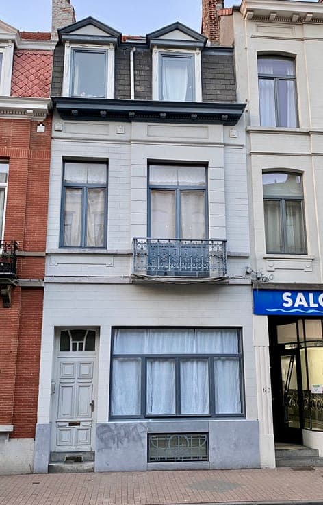 Spacious mixed-use house ideally located in Saint-Gilles