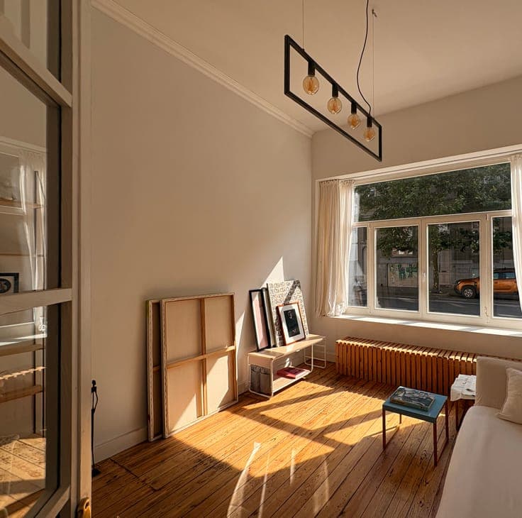 Spacious mixed-use house ideally located in Saint-Gilles