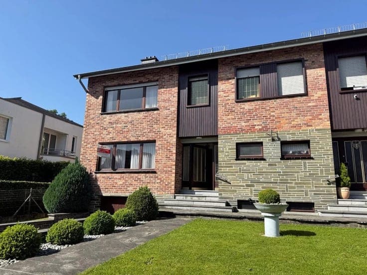 Sale - House Eupen - 380,000 €
