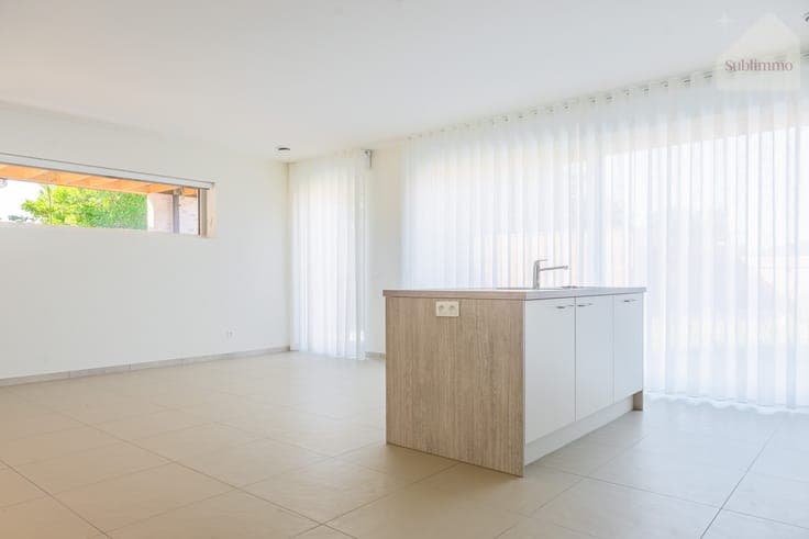 Instapklare nieuwbouwwoning met 4 slaapkamers op een perc...
