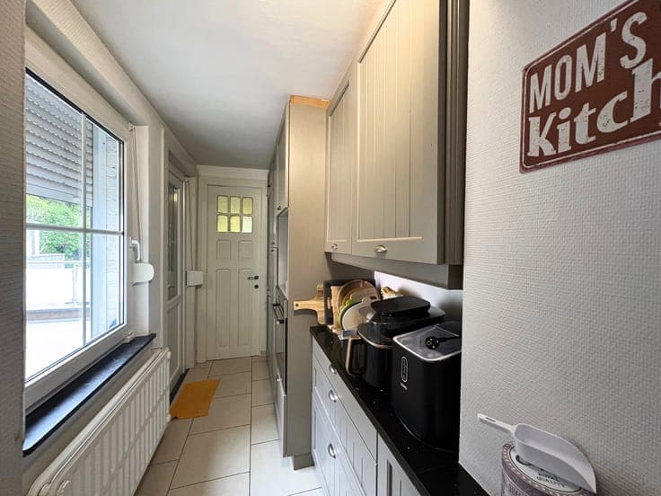 Maison 5 chambres idéalement située à Charleroi