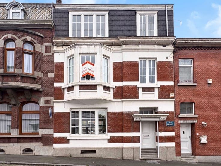 Maison 5 chambres idéalement située à Charleroi