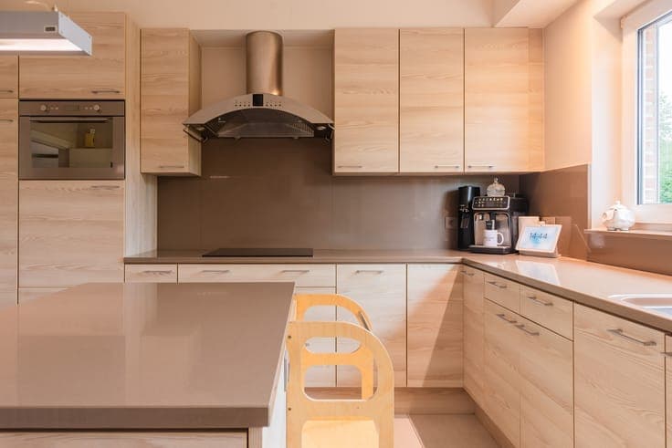 Vrijstaande gezinswoning met 4 slaapkamers op ruim 20 are...