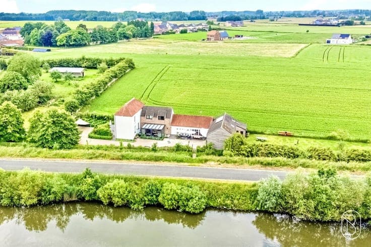 UNIEK gelegen prachtig energiezuinig LANDHUIS (ideale B&B).