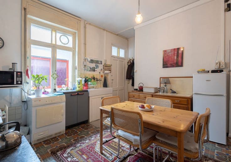 Renovation home with garden near center Groot-Bijgaarden