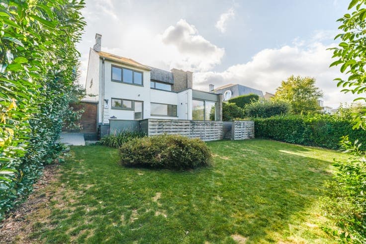 Bright villa in the Faubourg