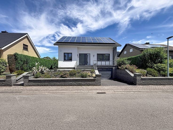 Detached Home with Garden in a Peaceful Location