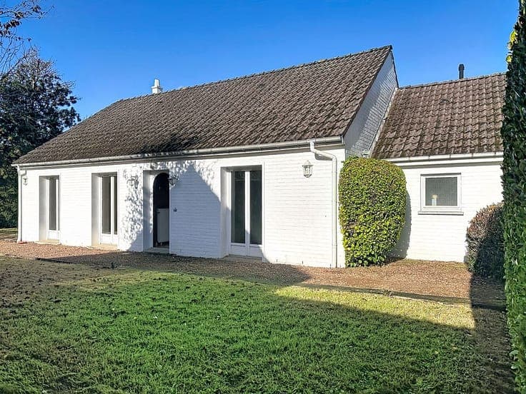 Charming 2-bed single-story house with pool
