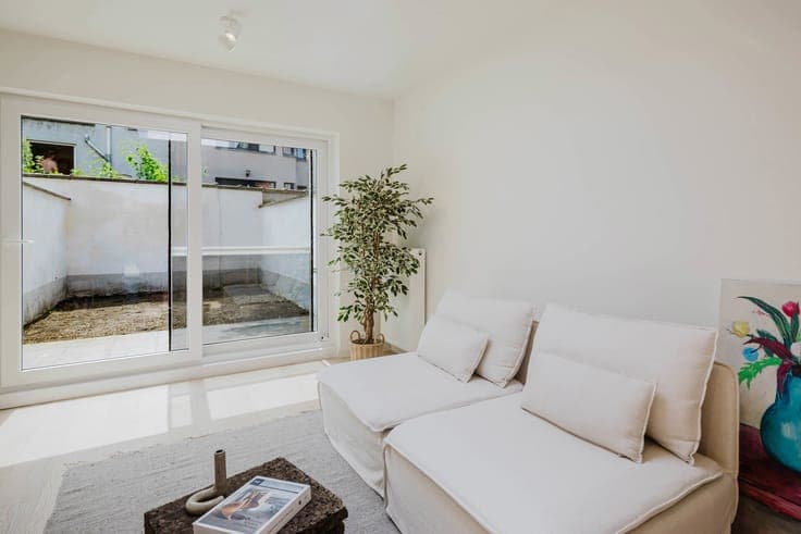Gerenoveerde woning met 4 slpk te koop in Gent
