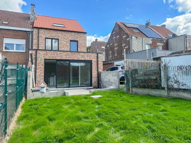 Te koop, VOLLEDIGE HALF OPEN NIEUWBOUW ,MET 5 SLAAPKAMERS...