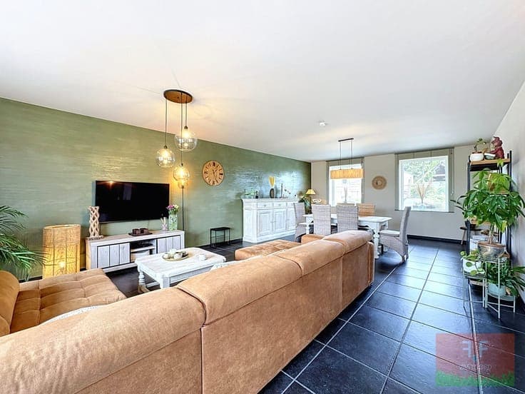 Moderne gezinswoning met 3 slaapkamers, zonneterras en gr...