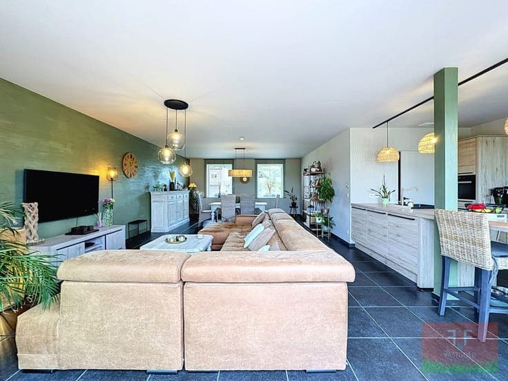 Moderne gezinswoning met 3 slaapkamers, zonneterras en gr...