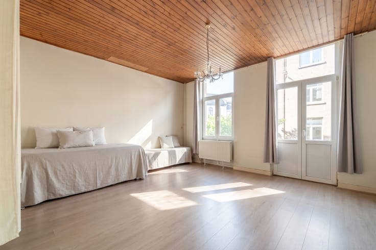 ETTERBEEK I INVESTMENT PROPERTY 4 UNITS TO RENOVATE