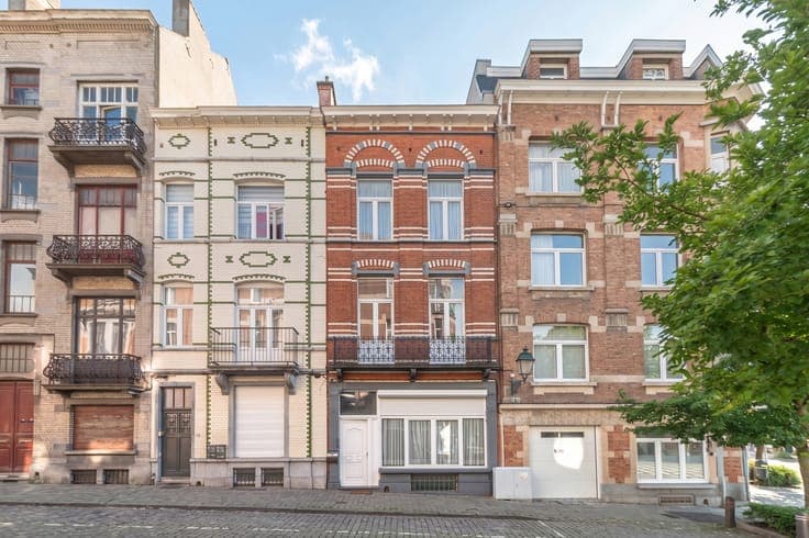 ETTERBEEK I INVESTMENT PROPERTY 4 UNITS TO RENOVATE