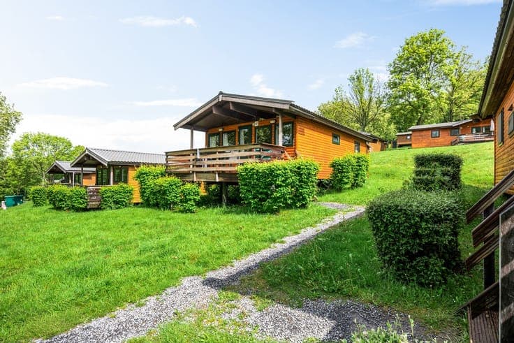 Chalet met 2 slpkrs te Hastière