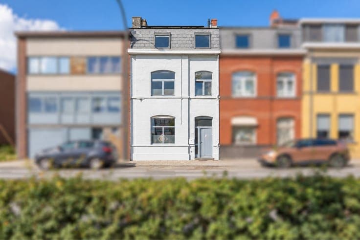 Renovated family home with 4 bedrooms in Ronse