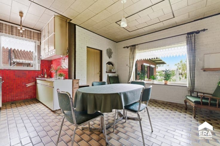 Detached house on a big plot with great potential in Izegem