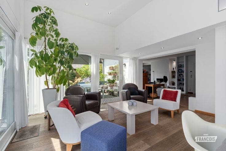 Charming renovated home in a top location in the green Wijn…