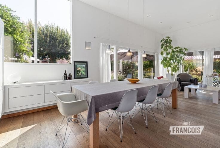 Charming renovated home in a top location in the green Wijn…
