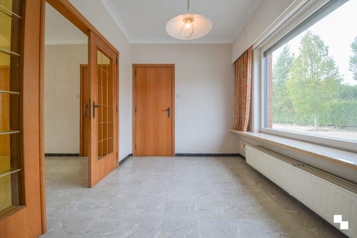 Verrassend ruime eengezinswoning met 5 slp te Roeselare
