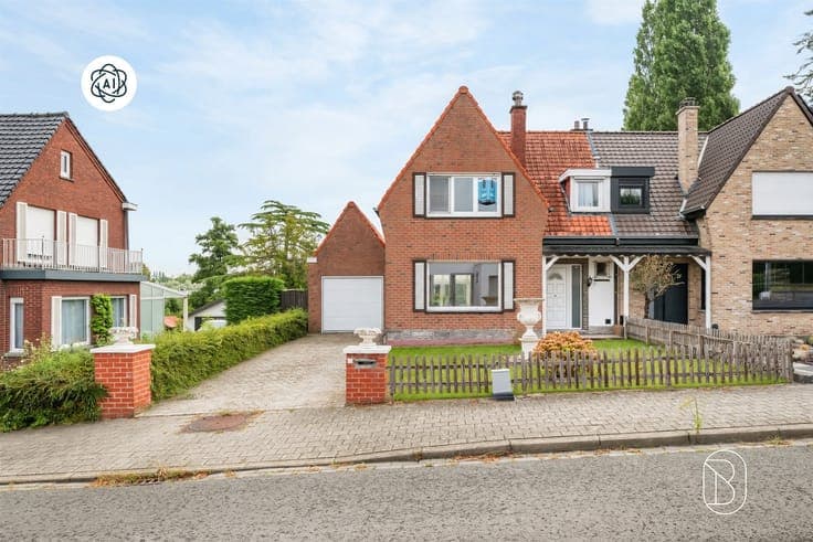 Quietly located 3-bedroom house with a large yard
