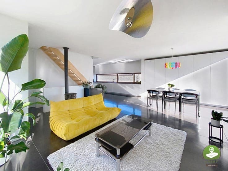 Contemporary house with 4 very bright bedrooms