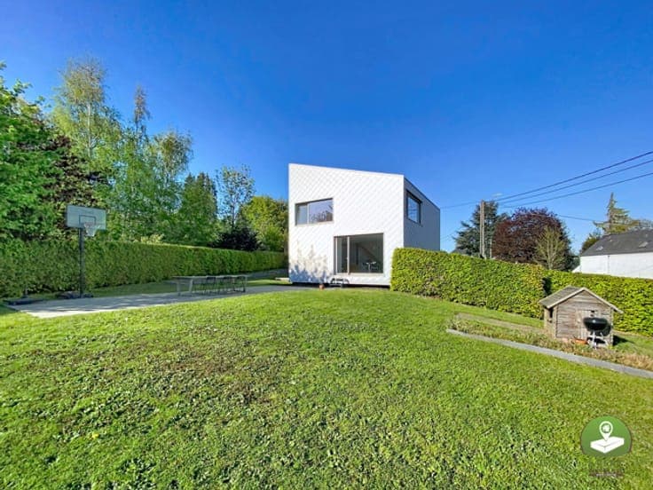 Contemporary house with 4 very bright bedrooms