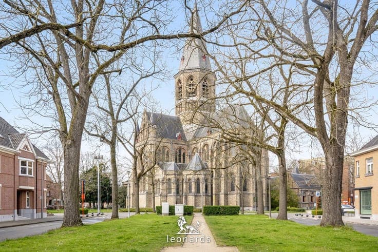 Beatiful home at Marie-Joséplein in Kortrijk.
