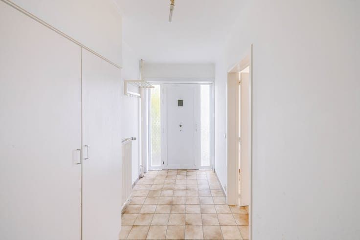 Move-in ready family home near the center of Destelbergen