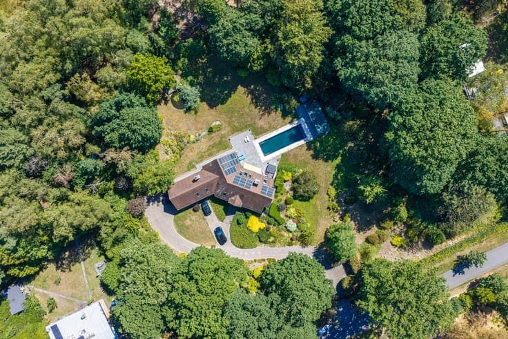 Exceptional villa on over 80 ares.