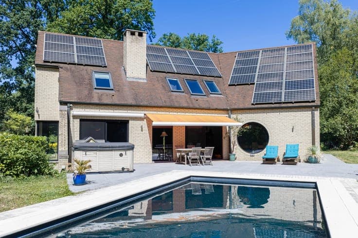 Exceptional villa on over 80 ares.