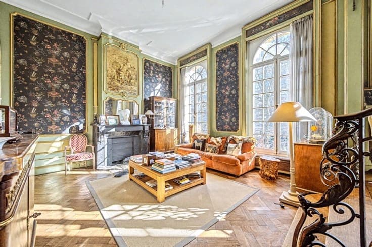 Character townhouse – ± 478 sqm – 5 bedrooms – garden