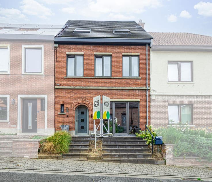 Renovated house with commercial space – centre of Itterbeek