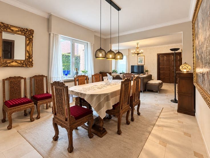 Overname, commercieel gelegen gebouwen complex met woning...